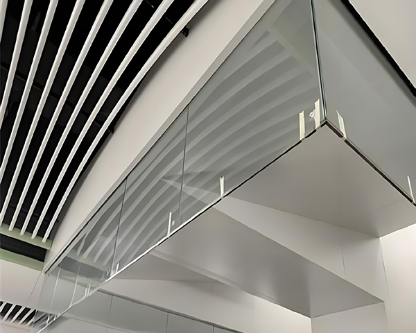 临潼玻璃临潼挡烟垂壁