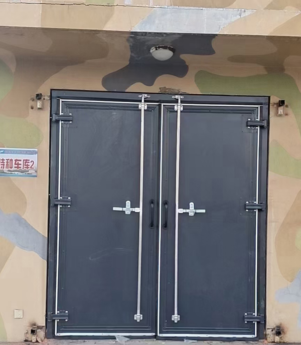 临潼工业平开门