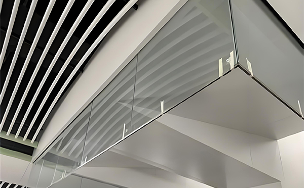 临潼玻璃挡烟垂壁