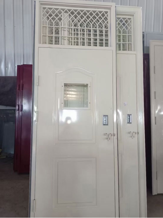 临潼学校教室门