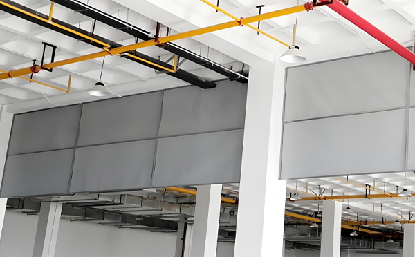 商场防烟分区常闭节点：临潼挡烟垂壁高度与控制器接线图解