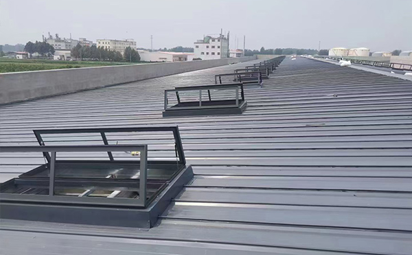 某中学室内体育馆临潼排烟窗改造项目