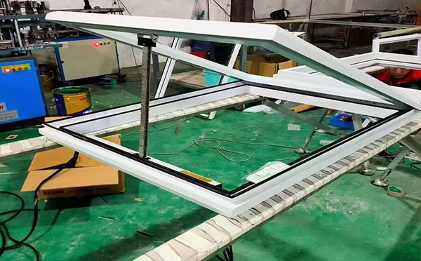 某地下车库出入口临潼排烟窗配置工程